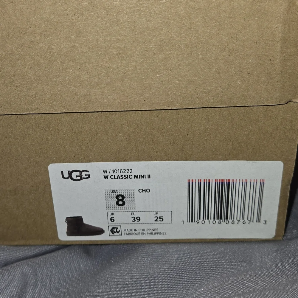 Womes UGG Classic Mini - 8 - Picture 3 of 8